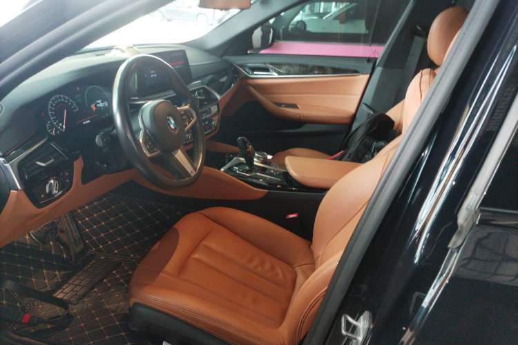 Used BMW 5 Series 2019 Facelifted 530Li Leading Edition M Sport Package Left Front Seat