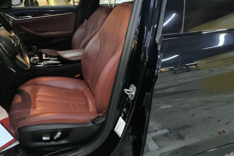 Used BMW 5 Series 2019 Facelifted 530Li Leading Edition M Sport Package Left Front Seat