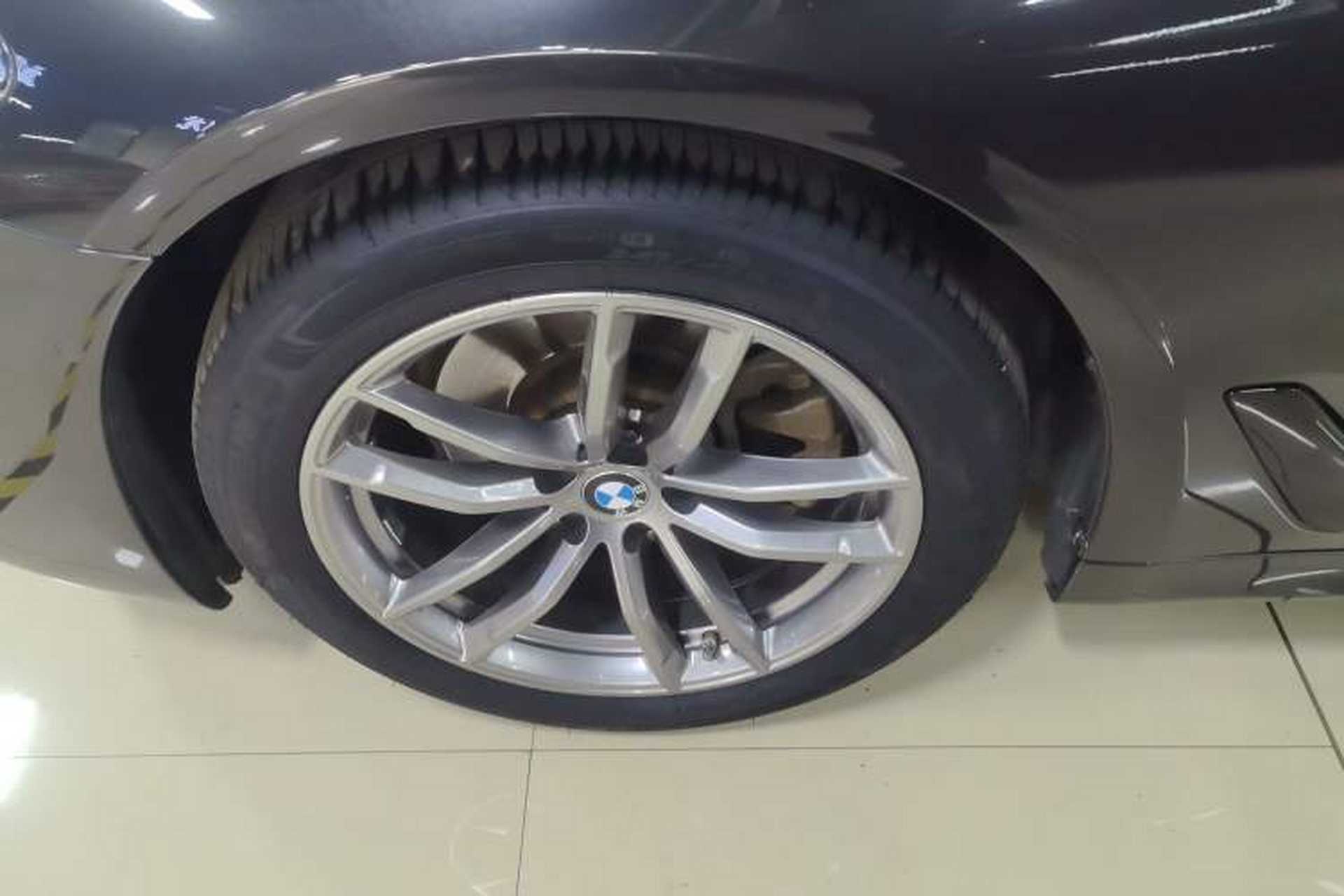 Used BMW 5 Series 2019 Restyled 525i M Sport Package Left Front Wheel Hub