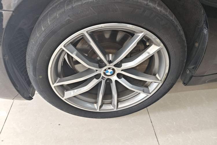 Used BMW 5 Series 2019 525Li M Sport Package Left Front Wheel Hub