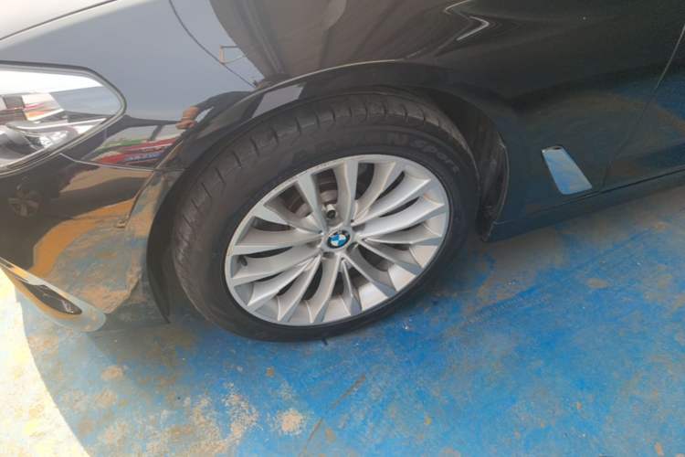 Used BMW 5 Series 2019 530Li Leading Model Luxury Package Left Front Wheel Hub
