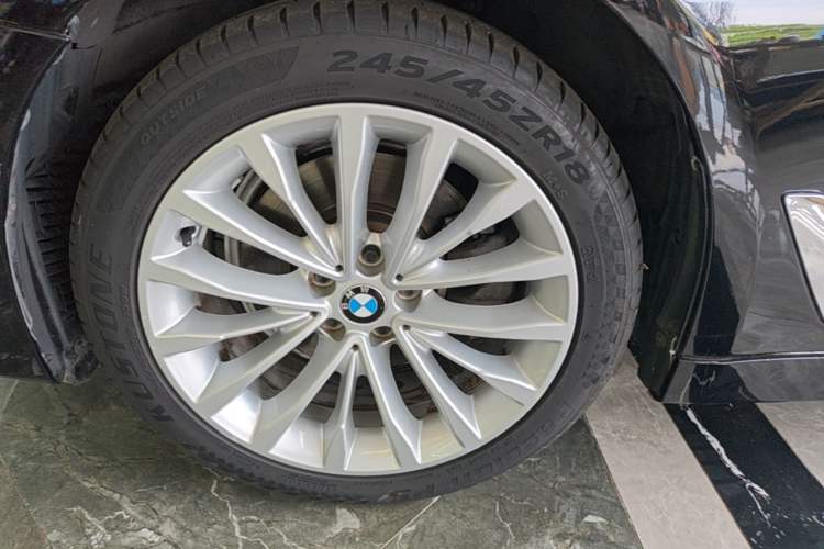 Used BMW 5 Series 2019 525Li Luxury Package Left Front Wheel Hub