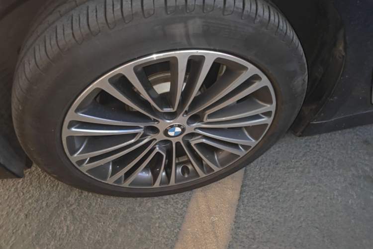 Used BMW 5 Series 2019 530Li Luxury Edition Premium Package Left Front Wheel Hub