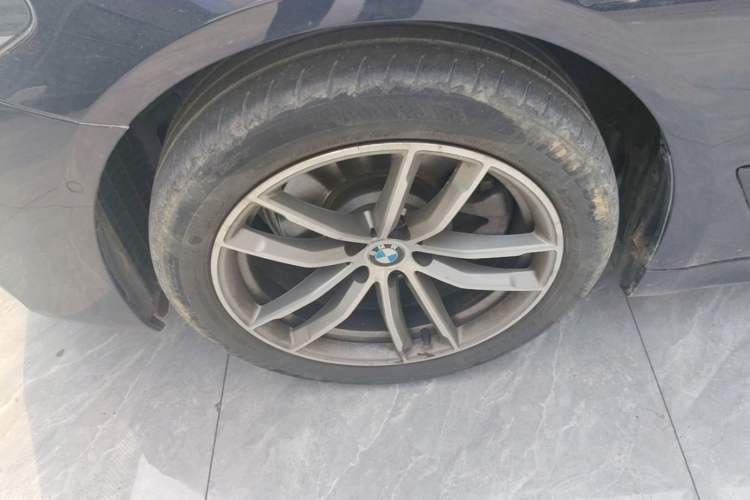 Used BMW 5 Series 2019 525Li M Sport Package Left Front Wheel Hub