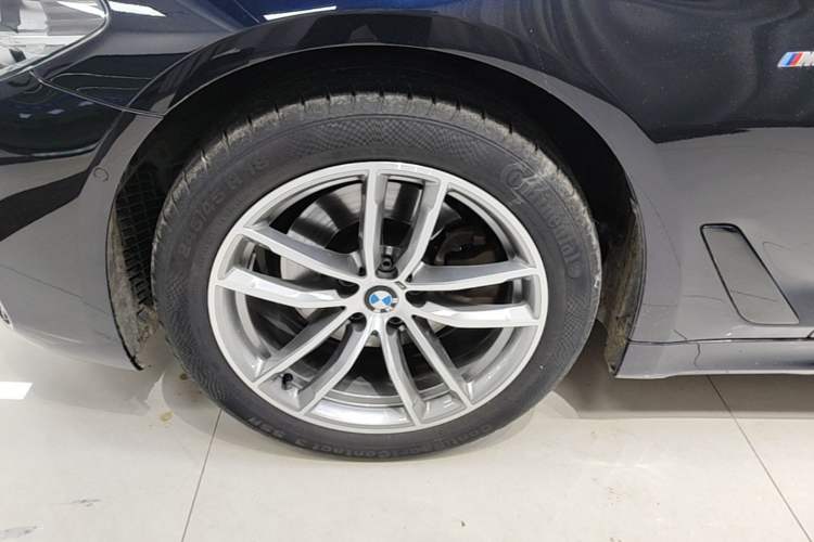 Used BMW 5 Series 2019 525Li M Sport Package Left Front Wheel Hub