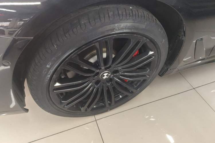 Used BMW 5 Series 2019 530Li Leading Model M Sport Package Left Front Wheel Hub