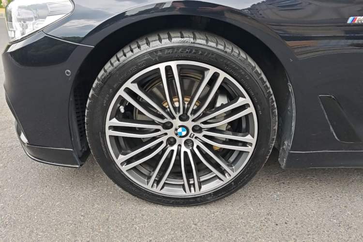 Used BMW 5 Series 2019 530Li Luxury Edition M Sport Package Left Front Wheel Hub
