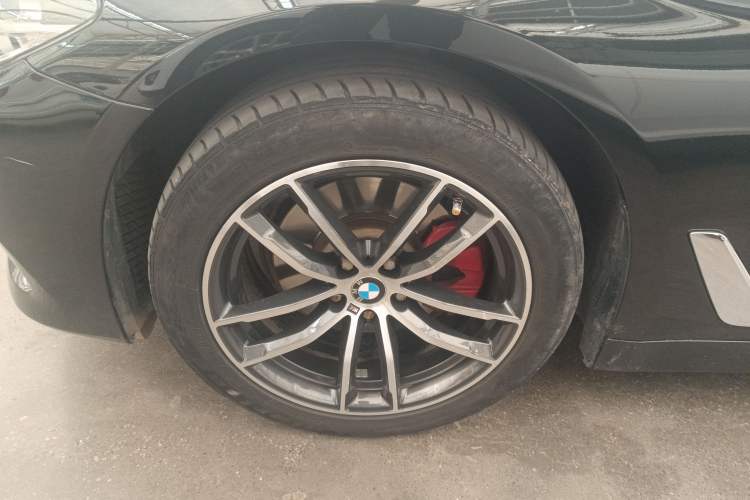 Used BMW 5 Series 2019 525Li Luxury Package Left Front Wheel Hub