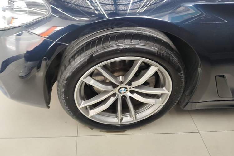 Used BMW 5 Series 2019 Restyled 525Li M Sport Package Left Front Wheel Hub