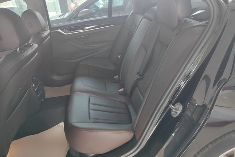 Used BMW 5 Series 2019 Facelifted 525Li Luxury Package Left Rear Seat