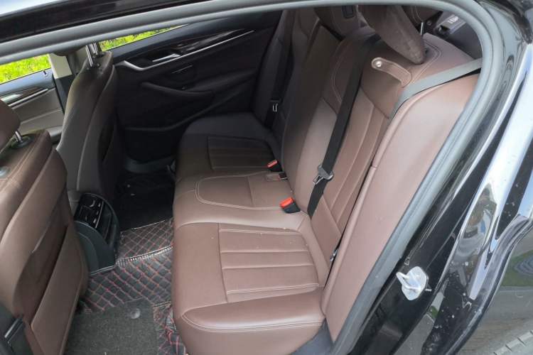 Used BMW 5 Series 2019 525Li Luxury Package Left Rear Seat