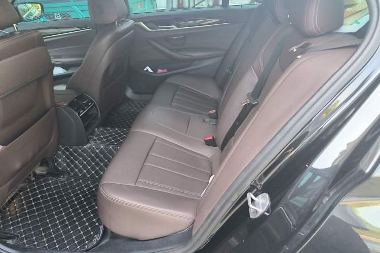 Used BMW 5 Series 2019 Facelifted 525Li Luxury Package Left Rear Seat