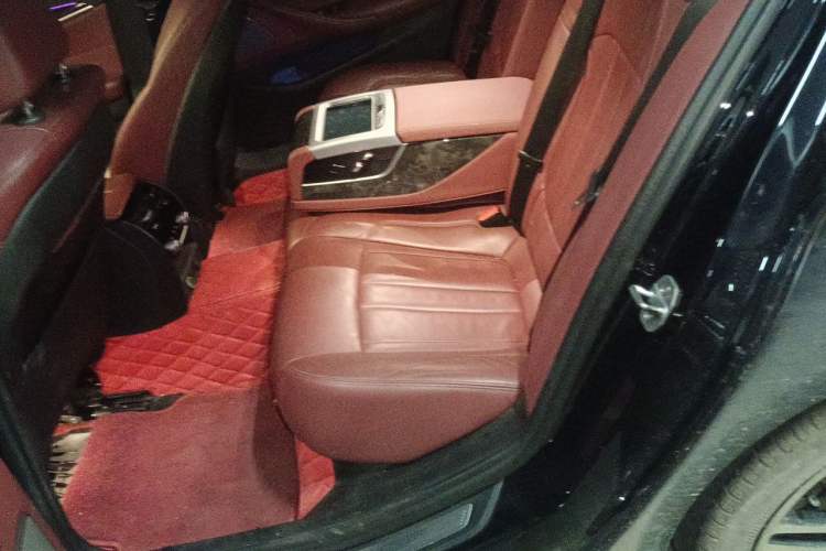 Used BMW 5 Series 2019 530Li Luxury Edition M Sport Package Left Rear Seat