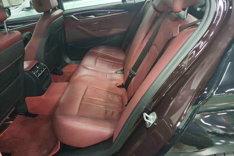 Used BMW 5 Series 2019 530Li Leading Model M Sport Package Left Rear Seat