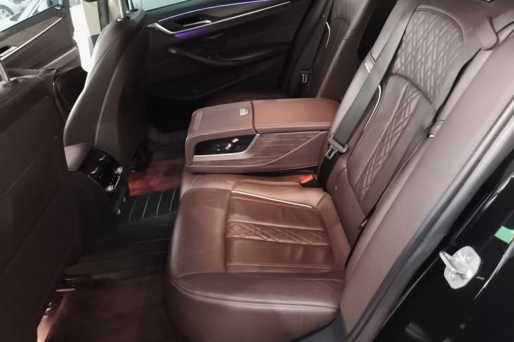 Used BMW 5 Series 2019 530Li Leading Model Luxury Package Left Rear Seat