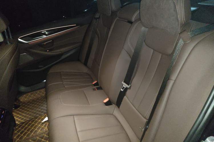 Used BMW 5 Series 2019 525Li Luxury Package Left Rear Seat