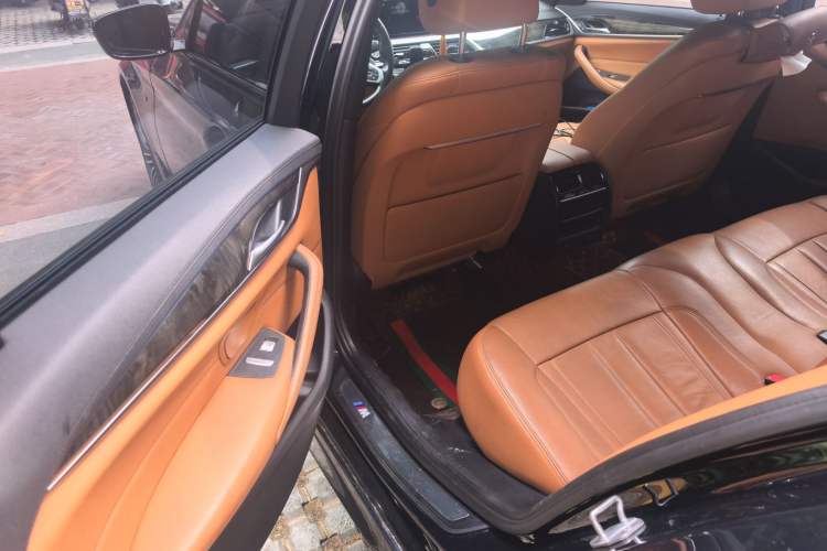 Used BMW 5 Series 2019 530Li Leading Model M Sport Package Left Rear Seat