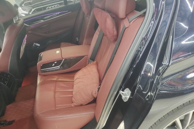 Used BMW 5 Series 2019 Facelifted 530Li Leading Edition M Sport Package Left Rear Seat