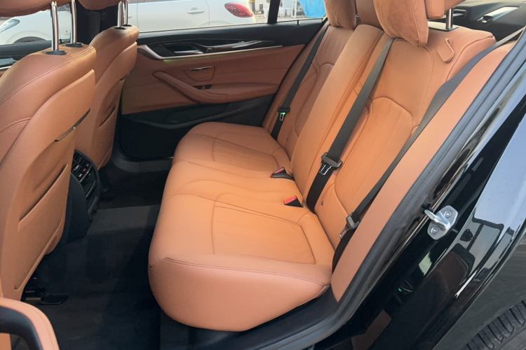 Used BMW 5 Series 2019 530Li Leading Model M Sport Package Left Rear Seat