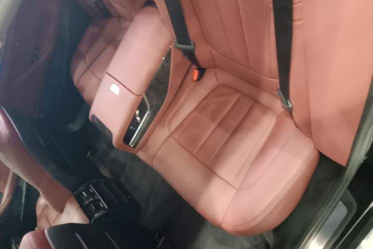 Used BMW 5 Series 2019 Facelifted 530Li Leading Edition M Sport Package Left Rear Seat