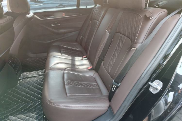 Used BMW 5 Series 2019 530Li Leading Model Luxury Package Left Rear Seat