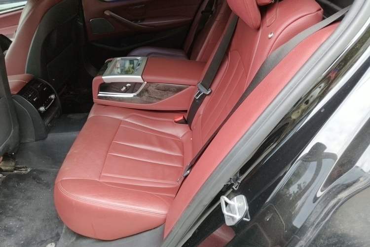 Used BMW 5 Series 2019 530Li Luxury Edition M Sport Package Left Rear Seat