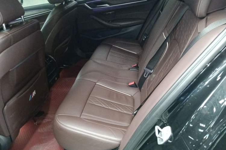 Used BMW 5 Series 2019 530Li Leading Model Luxury Package Left Rear Seat