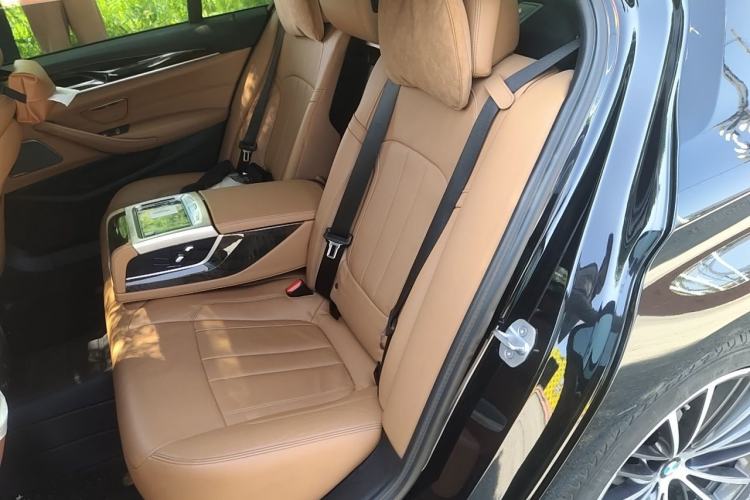Used BMW 5 Series 2019 Restyled 530Li Luxury Edition M Sport Package Left Rear Seat