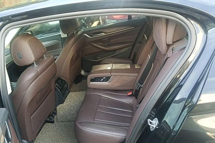 Used BMW 5 Series 2019 530Li Leading Model Luxury Package Left Rear Seat