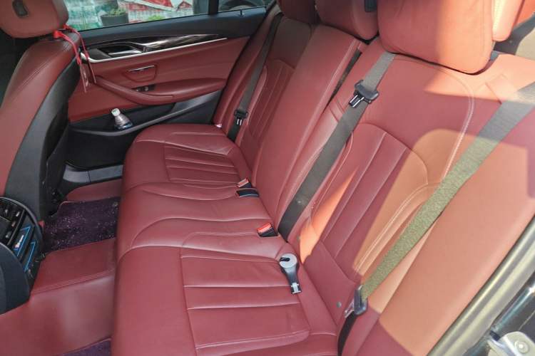 Used BMW 5 Series 2019 530Li Leading Model M Sport Package Left Rear Seat