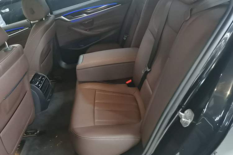 Used BMW 5 Series 2019 Facelifted 525Li Luxury Package Left Rear Seat