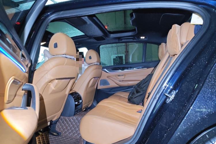 Used BMW 5 Series 2019 Restyled 530Li Luxury Edition M Sport Package Left Rear Seat