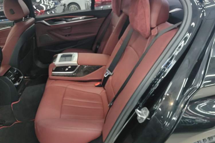Used BMW 5 Series 2019 530Li Luxury Edition M Sport Package Left Rear Seat