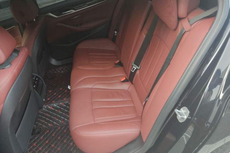 Used BMW 5 Series 2019 Facelifted 530Li Leading Edition M Sport Package Left Rear Seat