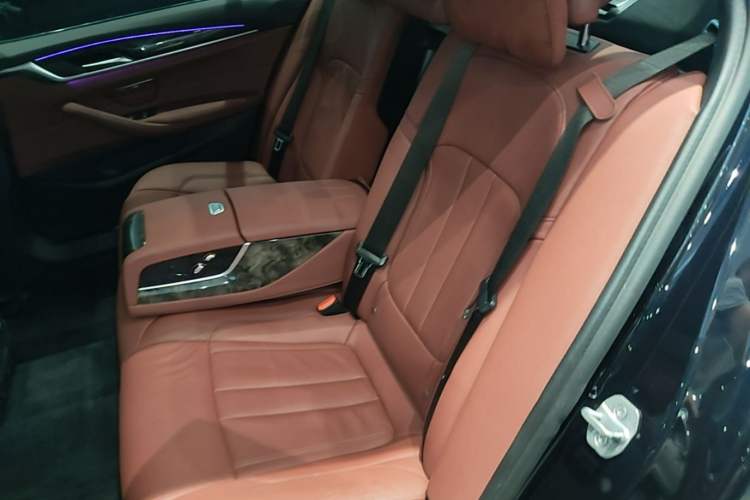 Used BMW 5 Series 2019 530Li Leading Model M Sport Package Left Rear Seat