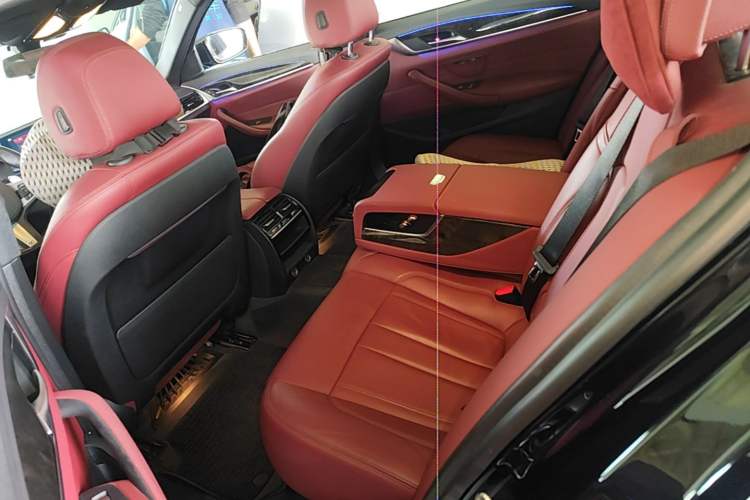 Used BMW 5 Series 2019 Facelifted 530Li Leading Edition M Sport Package Left Rear Seat