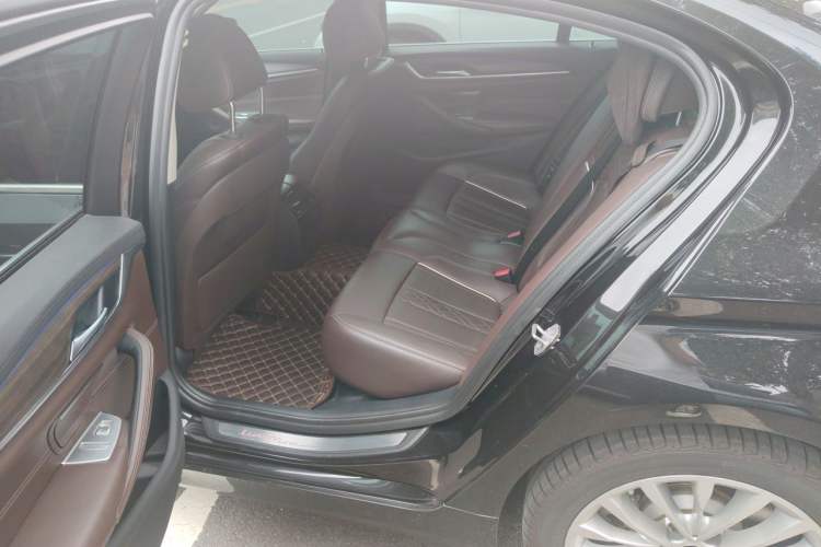 Used BMW 5 Series 2019 530Li xDrive Luxury Package Left Rear Seat