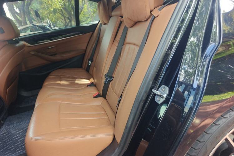 Used BMW 5 Series 2019 530Li Leading Model M Sport Package Left Rear Seat