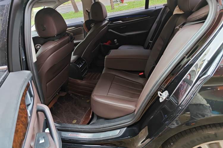 Used BMW 5 Series 2019 525Li Luxury Package Left Rear Seat