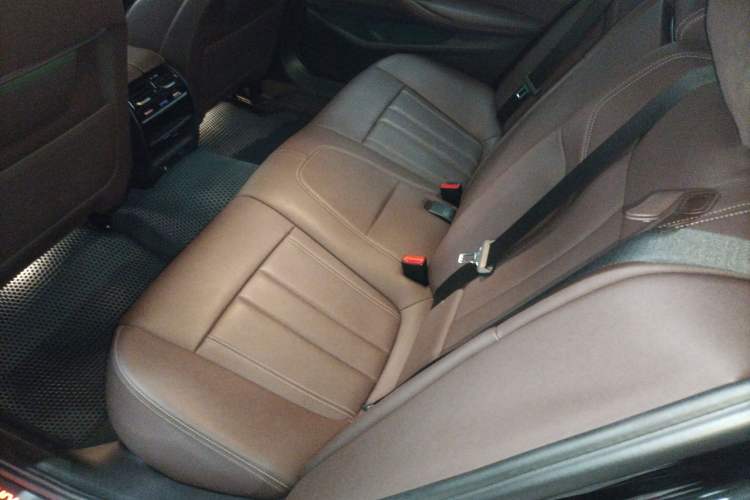 Used BMW 5 Series 2019 525Li Luxury Package Left Rear Seat