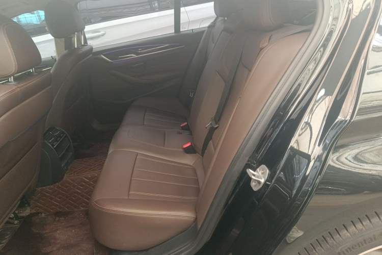 Used BMW 5 Series 2019 525Li Luxury Package Left Rear Seat
