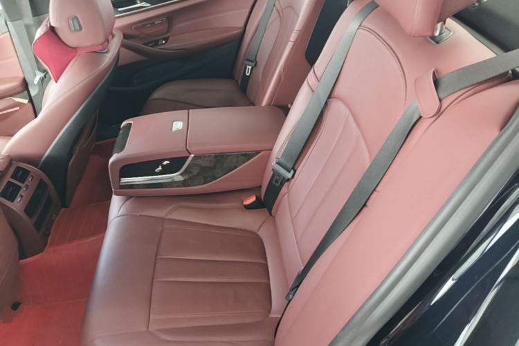 Used BMW 5 Series 2019 530Li Leading Model M Sport Package Left Rear Seat