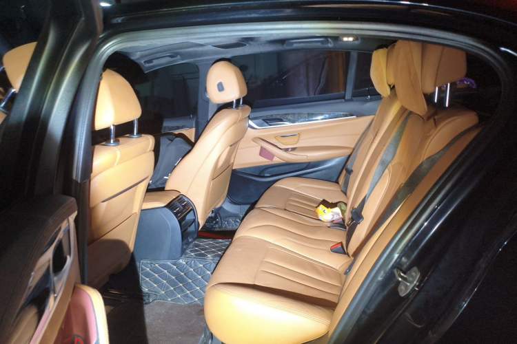 Used BMW 5 Series 2019 530Li Leading Model M Sport Package Left Rear Seat