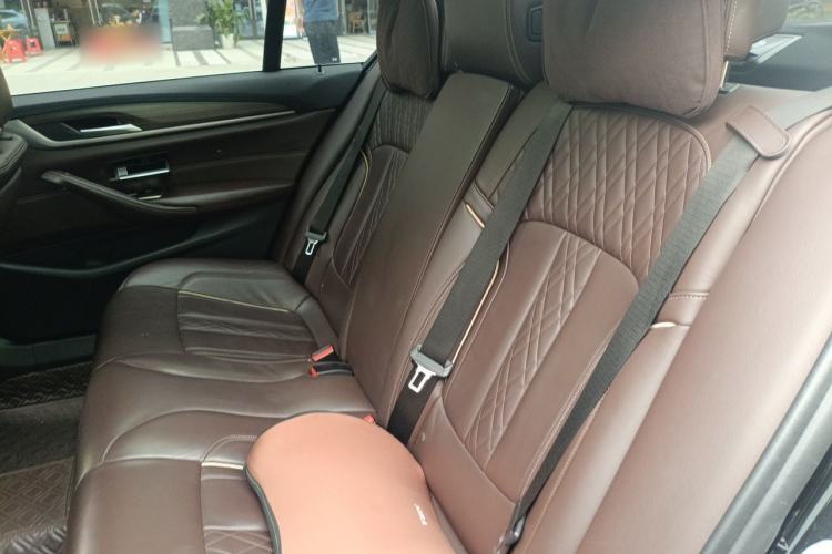 Used BMW 5 Series 2019 530Li Leading Model Luxury Package Left Rear Seat