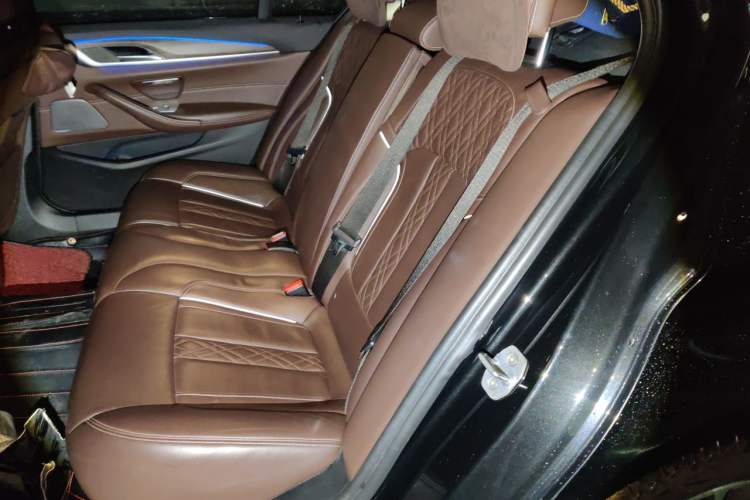 Used BMW 5 Series 2019 530Li Luxury Edition Premium Package Left Rear Seat