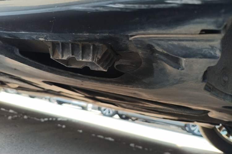 Used BMW 5 Series 2019 530Li Leading Model Luxury Package Left Side Sill
