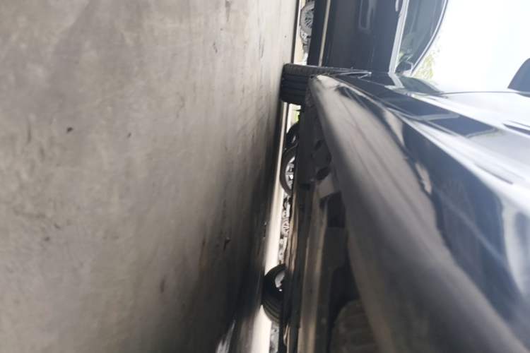 Used BMW 5 Series 2019 525Li M Sport Package Left Side Sill