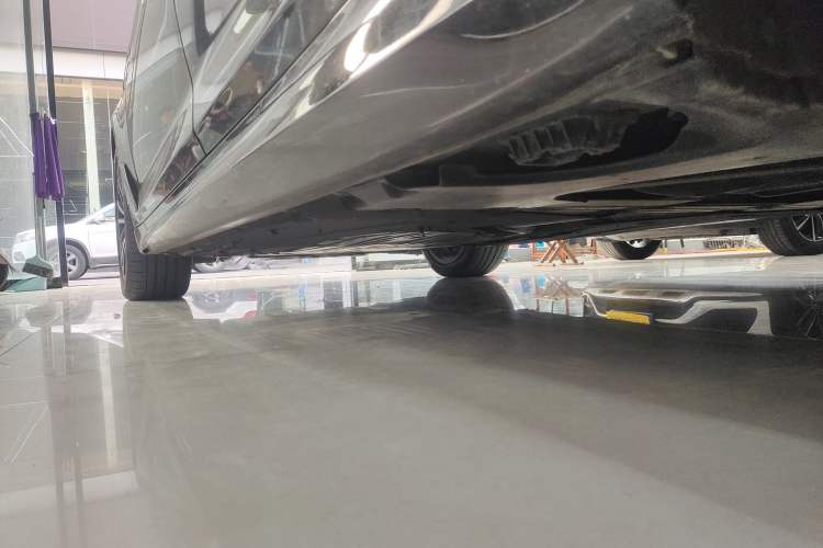 Used BMW 5 Series 2019 Facelifted 530Li Leading Edition M Sport Package Left Side Sill