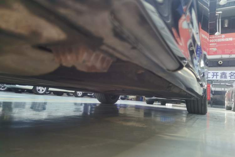 Used BMW 5 Series 2019 530Li Leading Model M Sport Package Left Side Sill