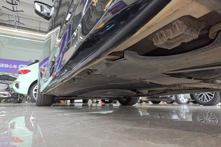 Used BMW 5 Series 2019 525Li Luxury Package Left Side Sill